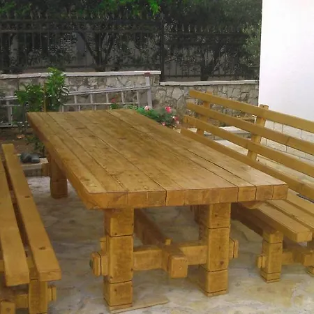 Nada Διαμέρισμα Τρογκίρ